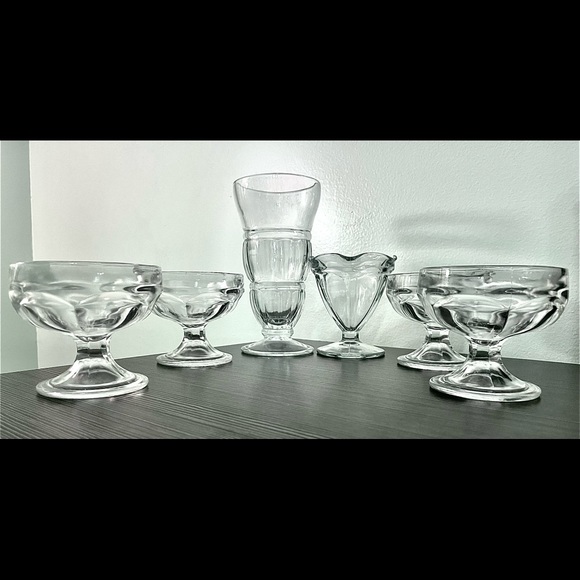 “OLD-FASHIONED & VINTAGE” - ‘FAMILY-ICE-CREAM-SUNDAE’ GLASSWARE COLLECTION … - Picture 2 of 6